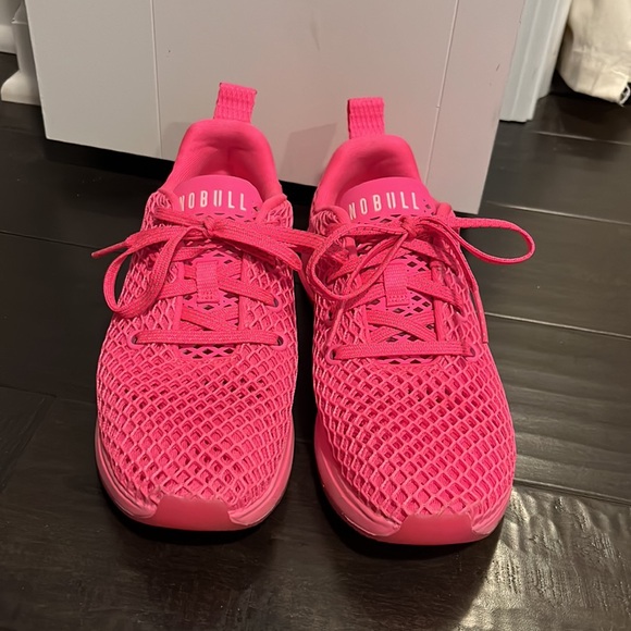 Women’s NOBULL Mesh bright pink shoes - Picture 2 of 11